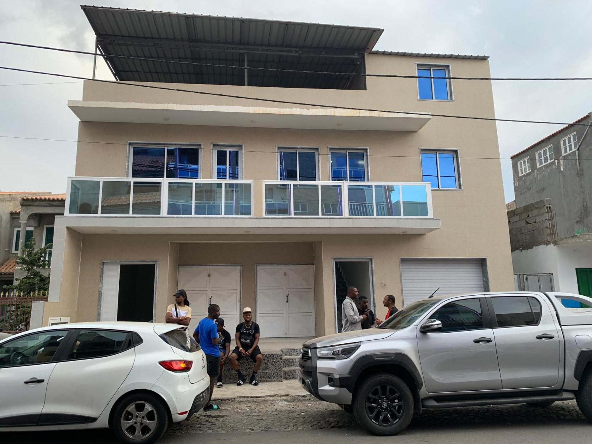 J Martins Apart Hotel Tarrafal  Exterior photo